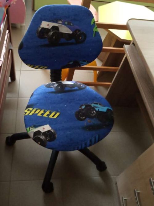 Дитяче комп'ютерне крісло